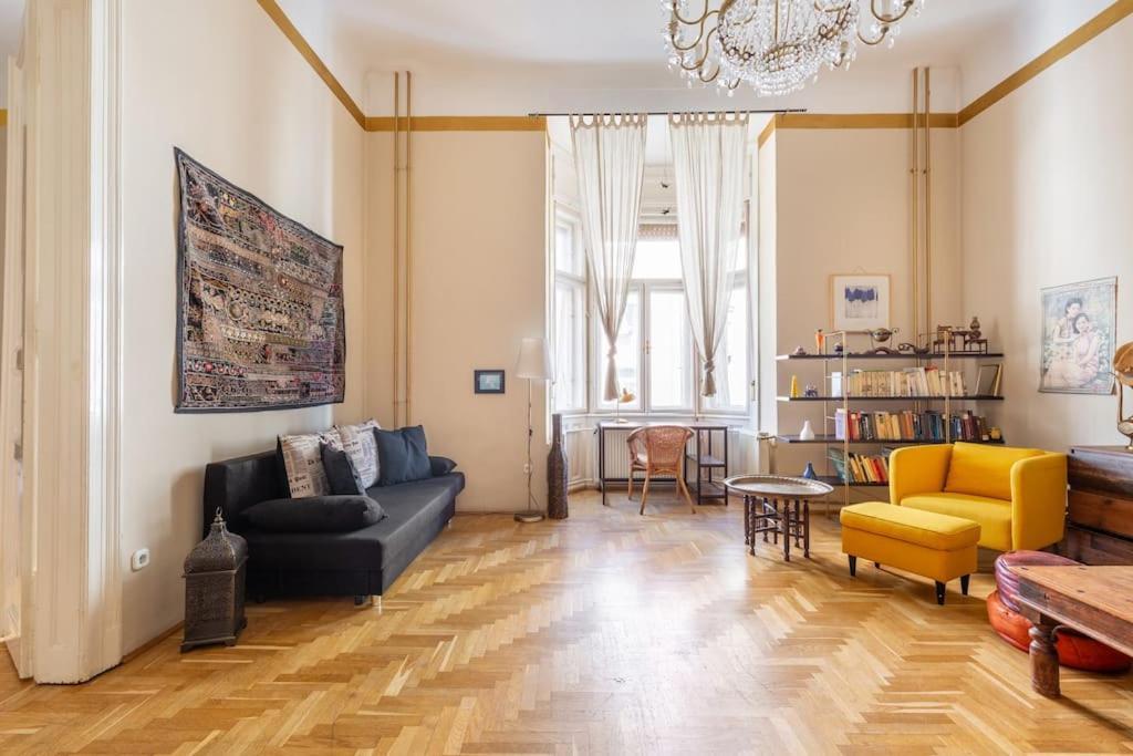 Apartamento Bourgeois Boheme Apt. 88 M² Center Budapeste