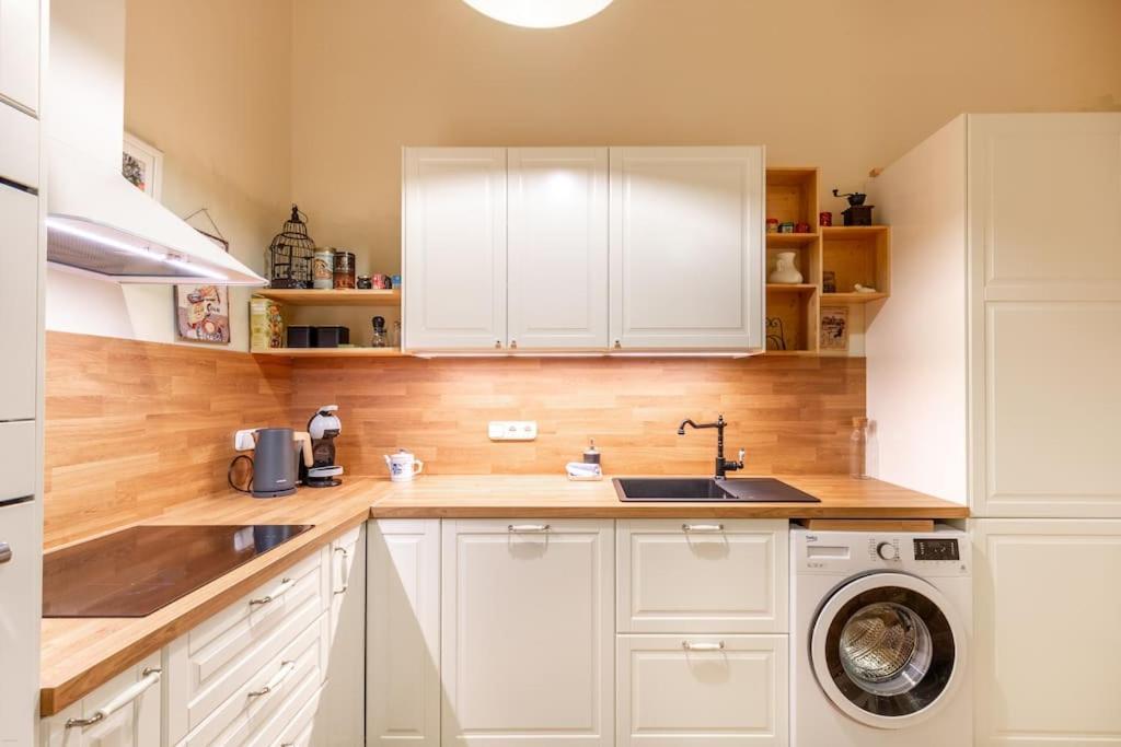 Appartement Bourgeois Boheme Apt. 88 M² Center *